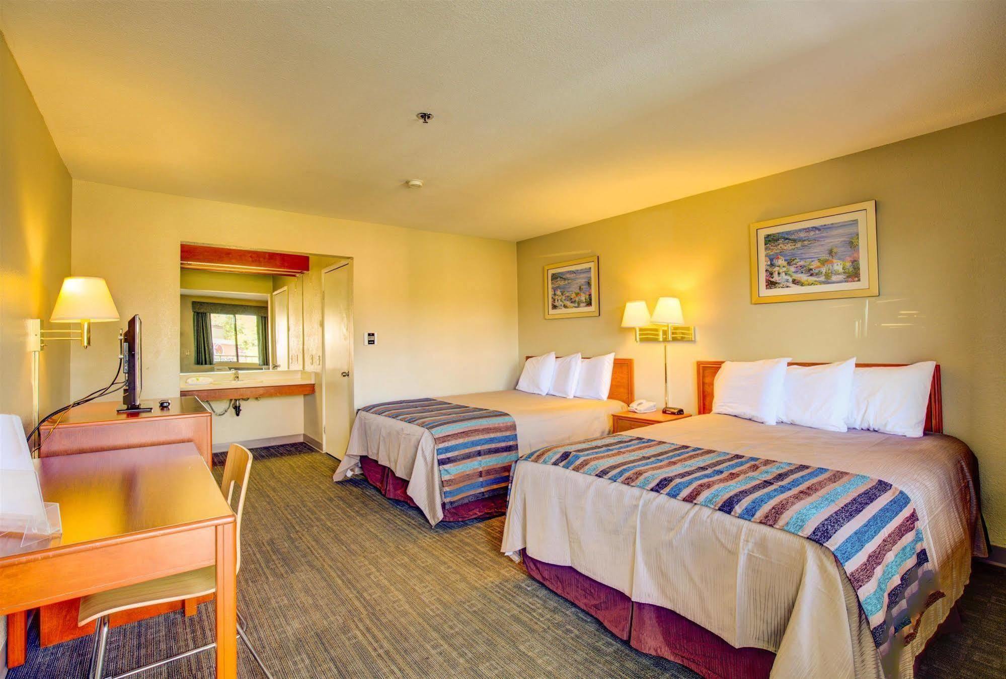 Hotel At