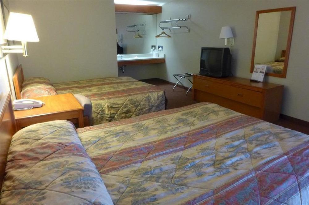 Hotel At