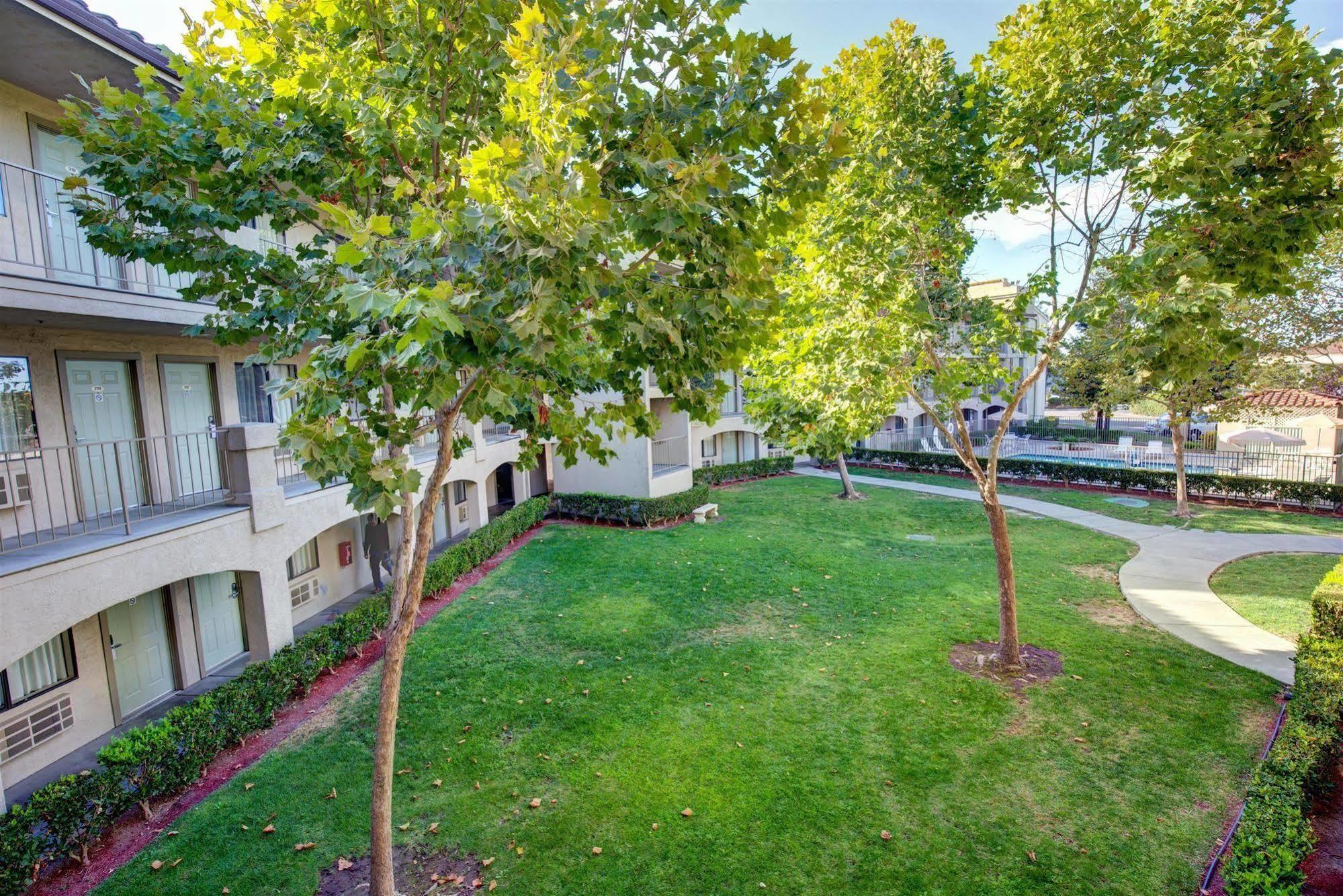 Hotel At Rohnert Park