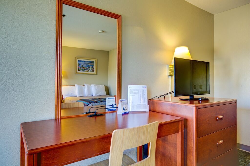 At Hotel Rohnert Park